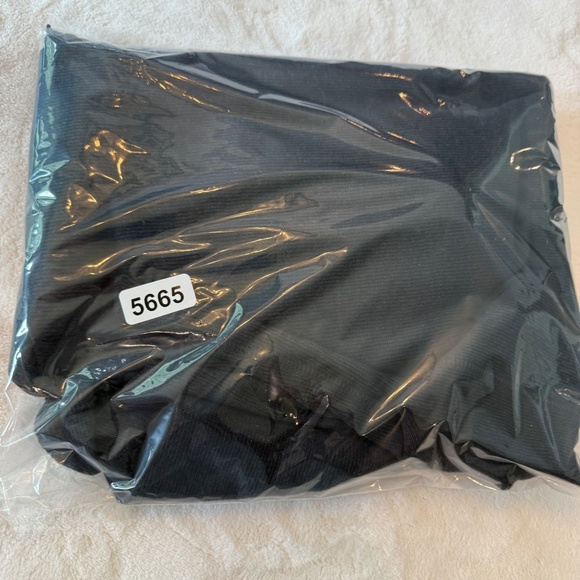 Vince Raw Edge Ribbed Hoodie In Black 45665 - Picture 9 of 9